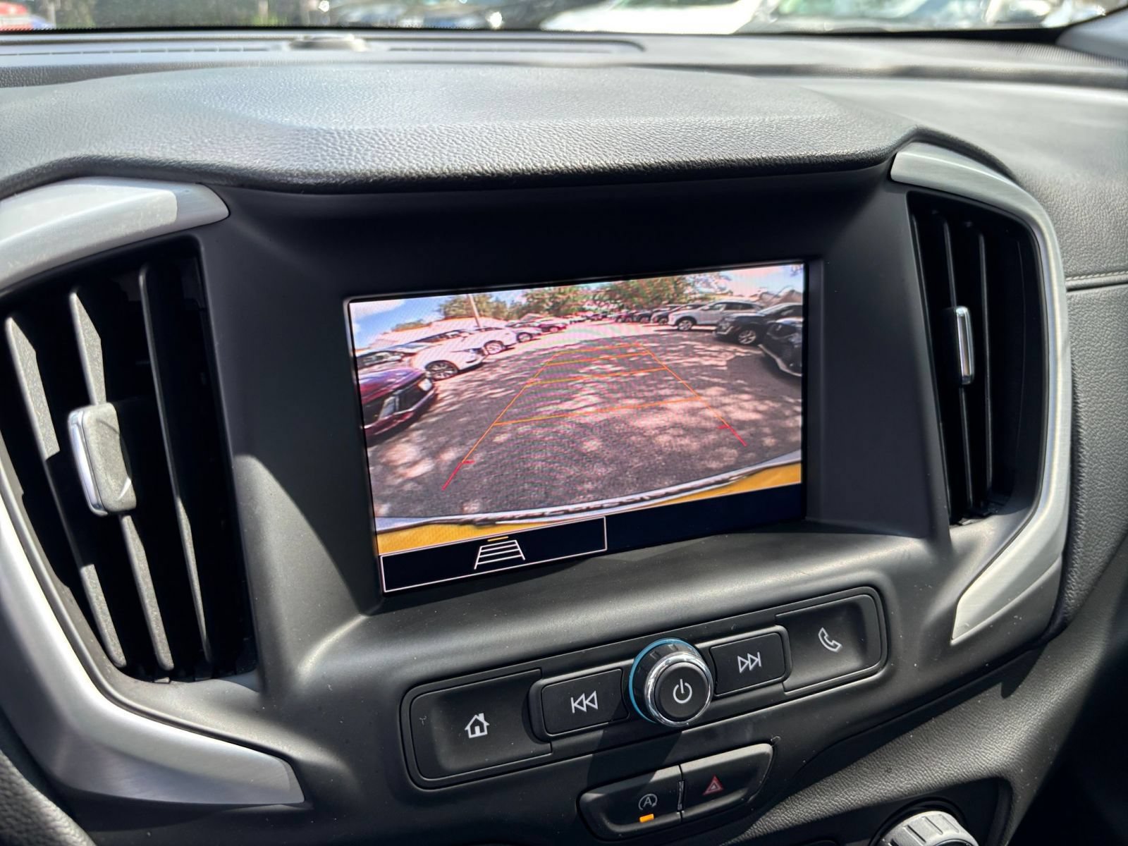 Used 2024 GMC Terrain SLE FWD image 33