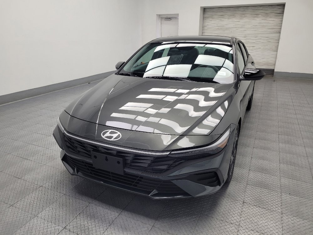 Used 2025 Hyundai Elantra Sport FWD image 15