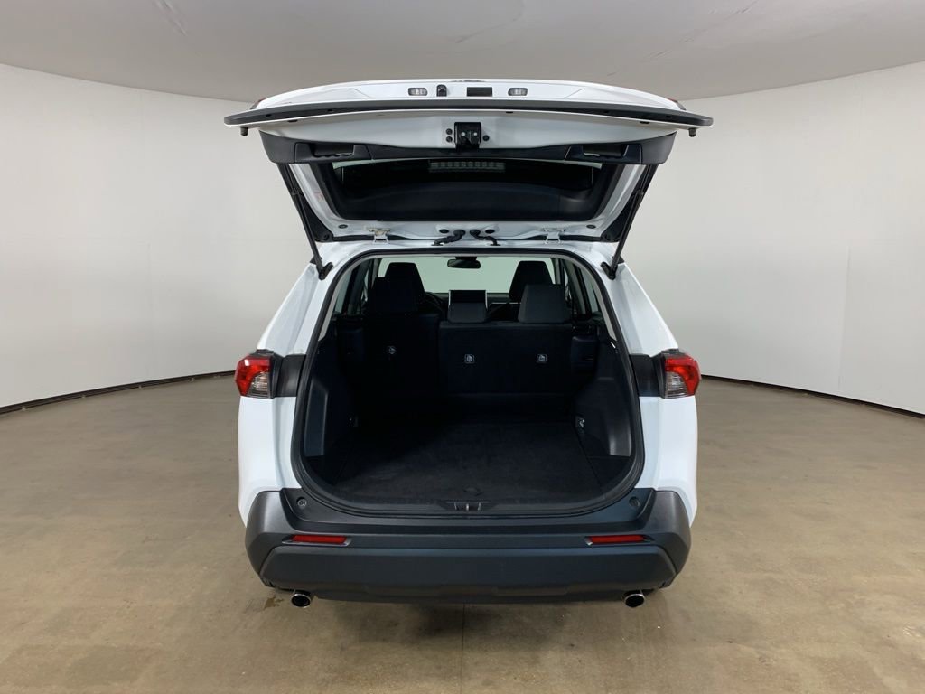 Used 2024 Toyota RAV4 LE AWD/4WD image 12