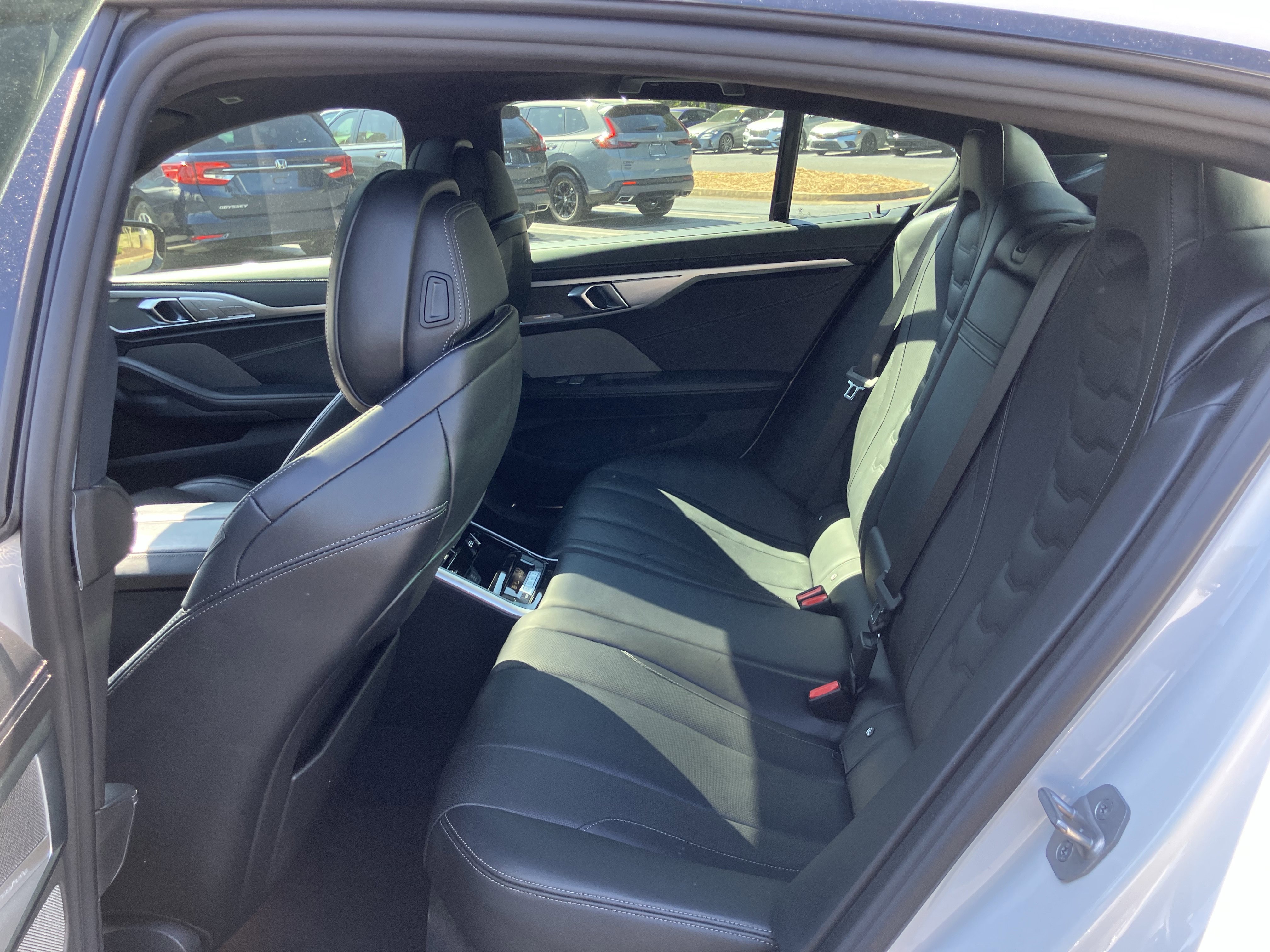 Used 2025 BMW M850i xDrive w/ M Sport Professional Package image 34