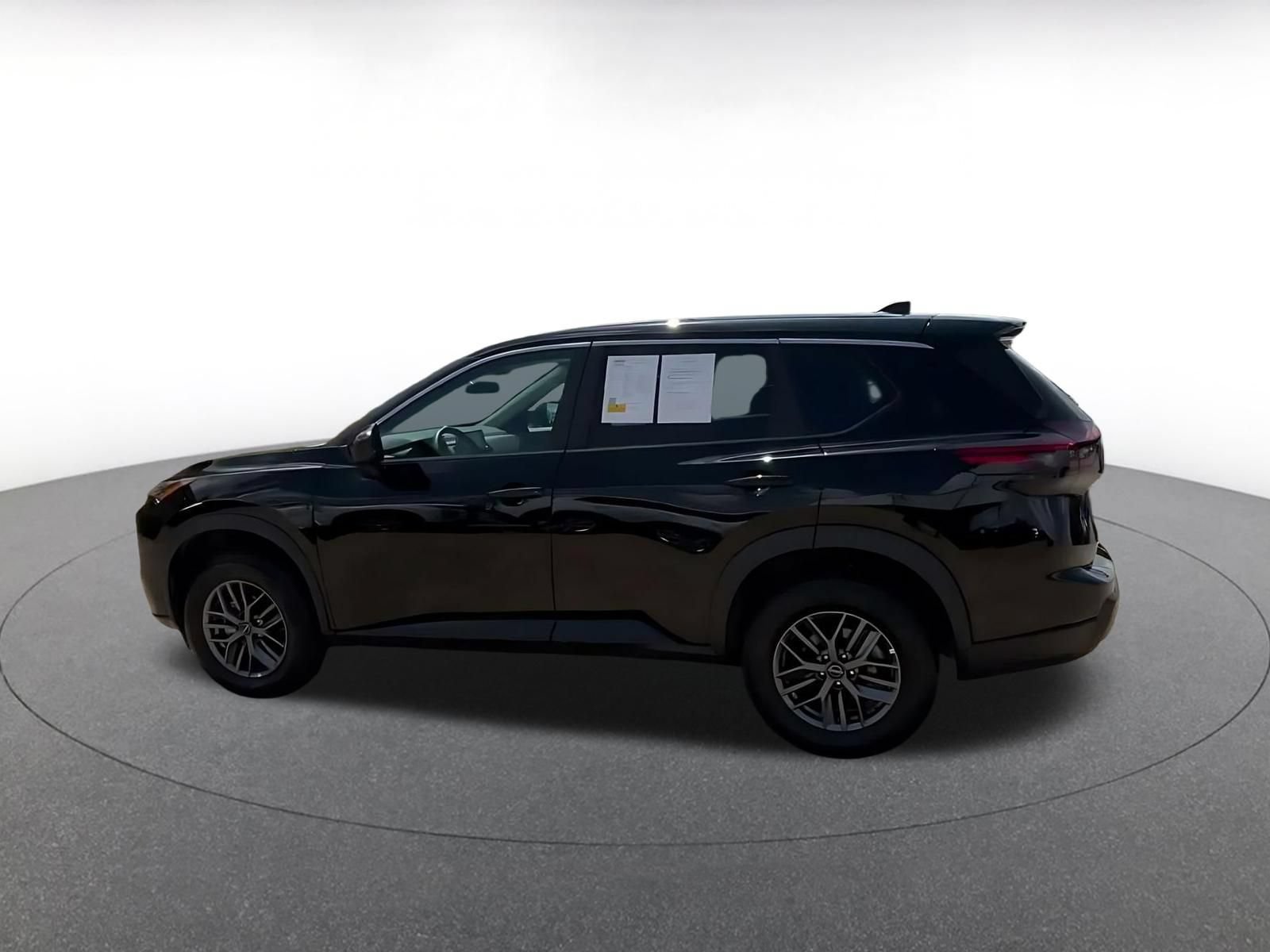 Used 2026 Nissan Rogue SV FWD image 9