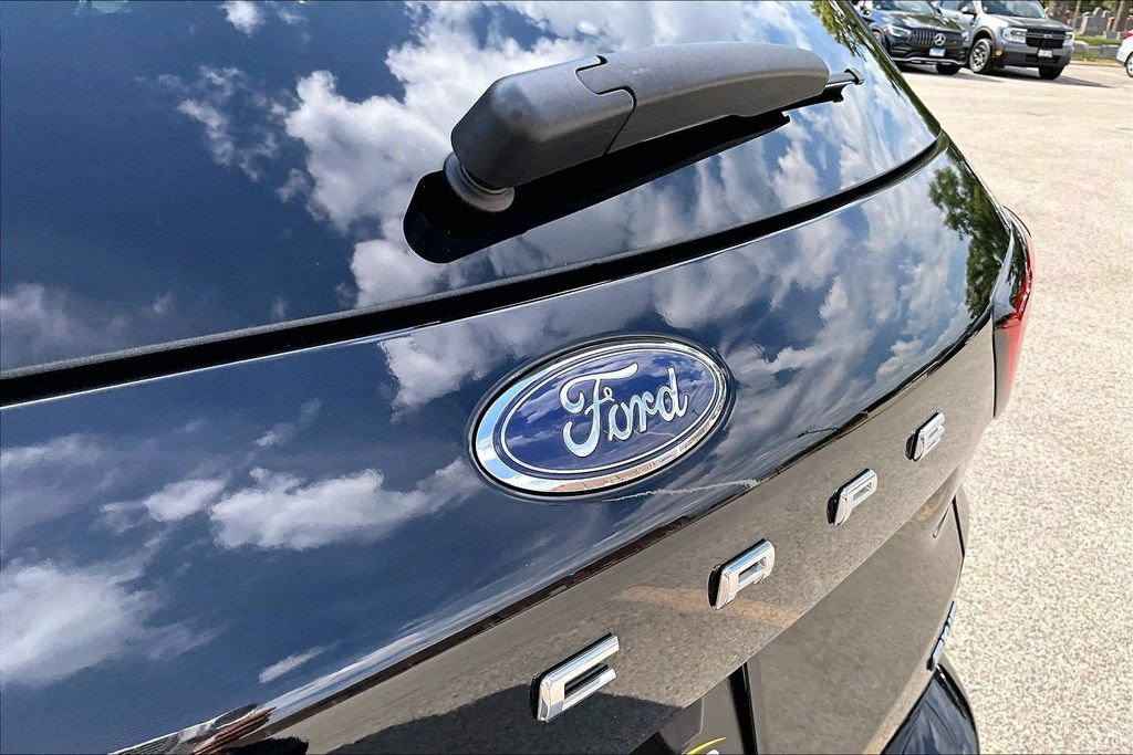 Certified 2024 Ford Escape ST-Line w/ Tech Pack #1 AWD/4WD image 31