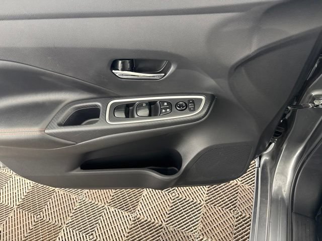 Used 2024 Nissan Versa SR FWD image 18