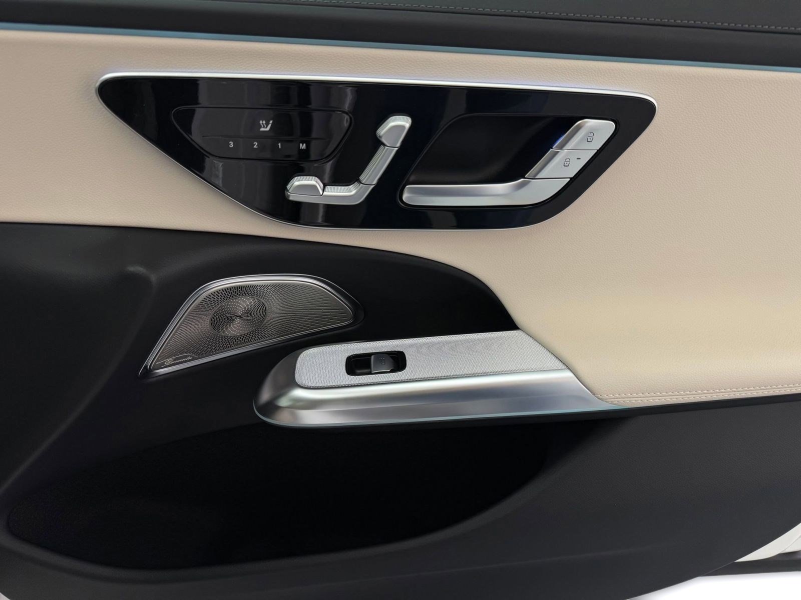 New 2026 Mercedes-Benz E 450 4MATIC Sedan image 22