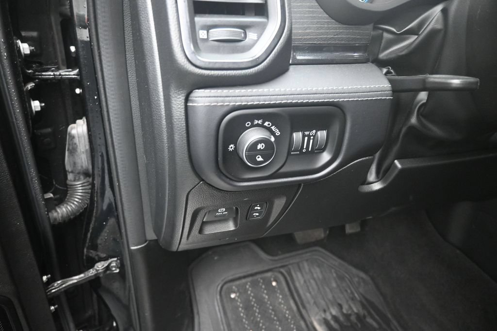 Used 2022 RAM 1500 Limited AWD/4WD image 13