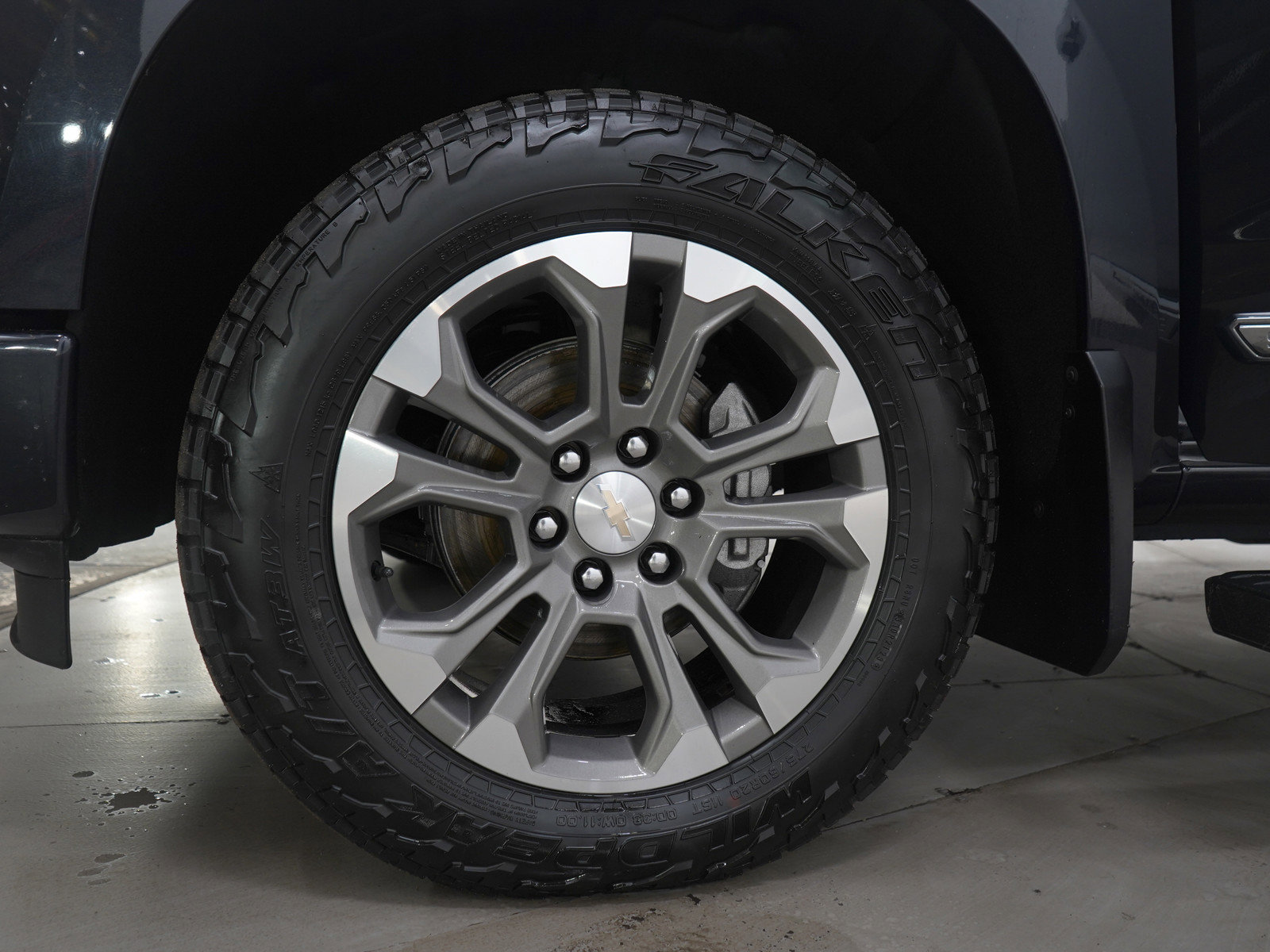 Used 2023 Chevrolet Silverado 1500 High Country w/ Technology Package image 31