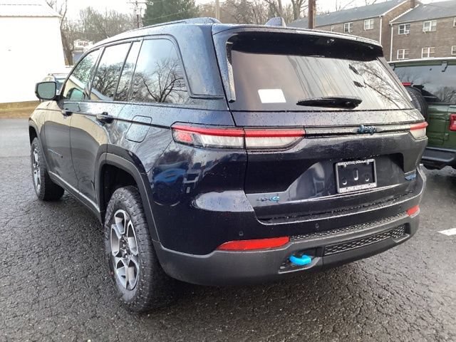 New 2024 Jeep Grand Cherokee Trailhawk w/ Advanced Protech Group II AWD/4WD image 2