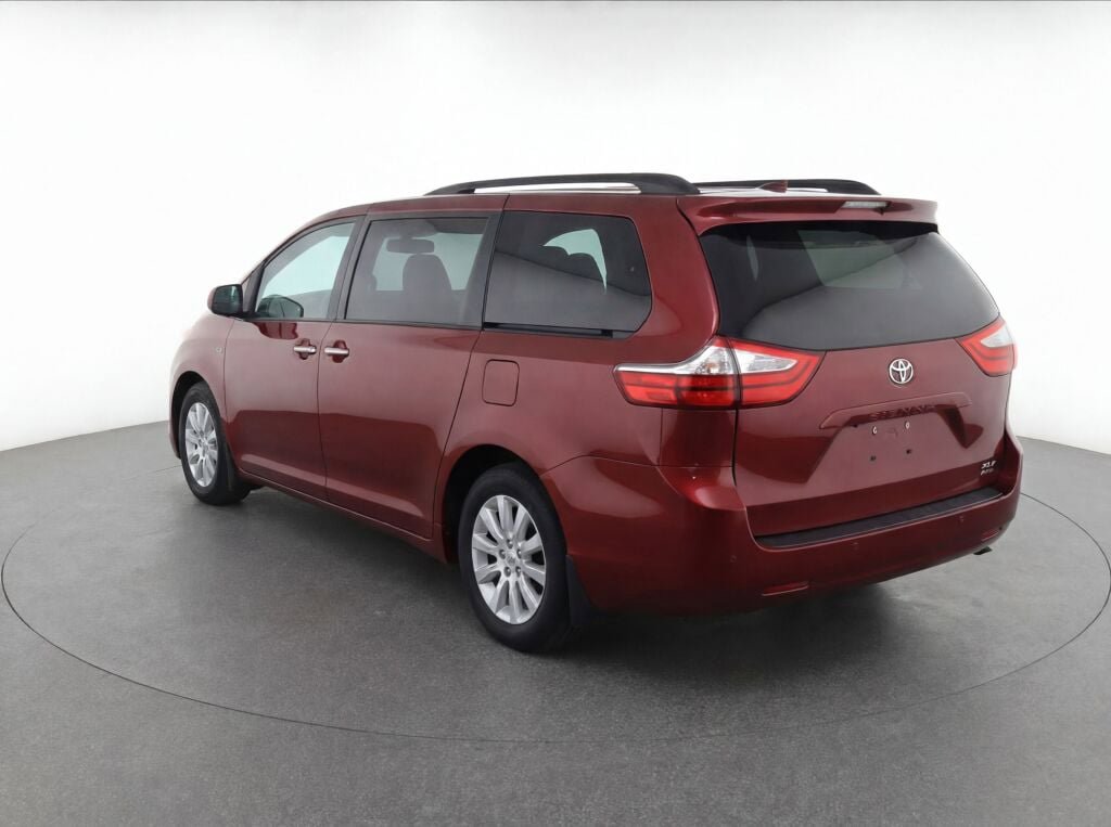 Used 2017 Toyota Sienna XLE w/ XLE Navigation Package AWD/4WD image 39