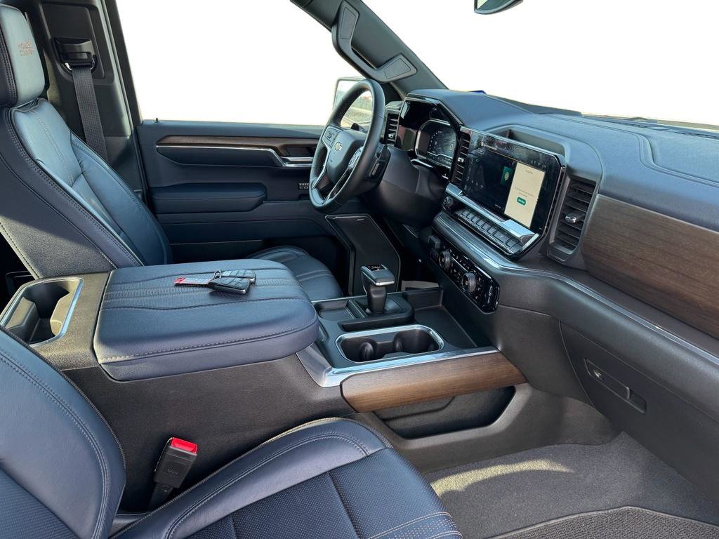 Used 2024 Chevrolet Silverado 1500 High Country image 4
