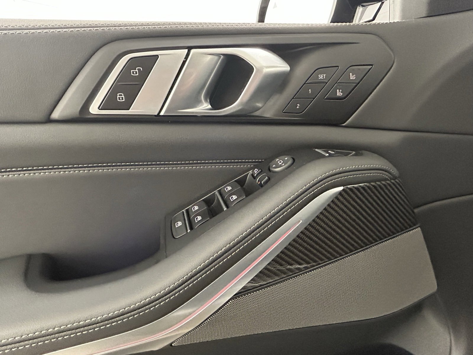 Used 2025 BMW X5 M60i image 24