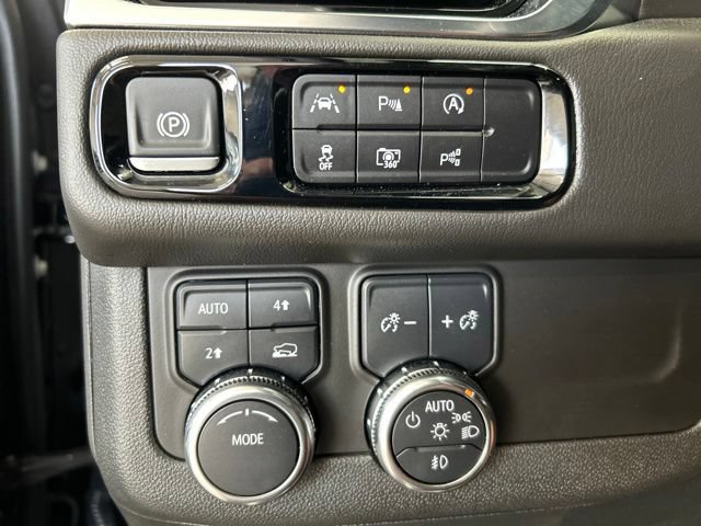 Used 2025 GMC Yukon XL Denali w/ Sun & Power Step Package AWD/4WD image 18