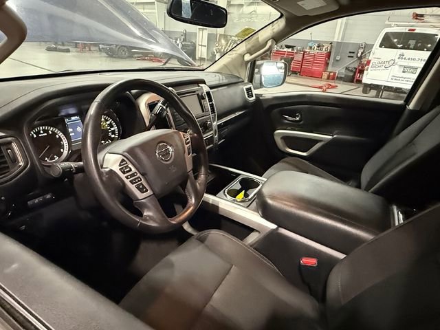 Certified 2019 Nissan Titan SV w/ SV Convenience Package image 9