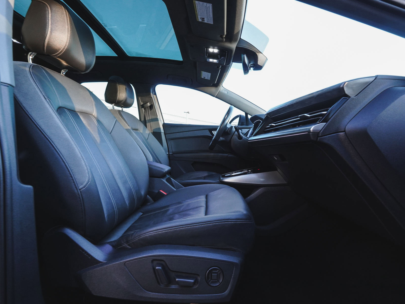 Used 2022 Audi Q4 e-tron Premium Plus image 41