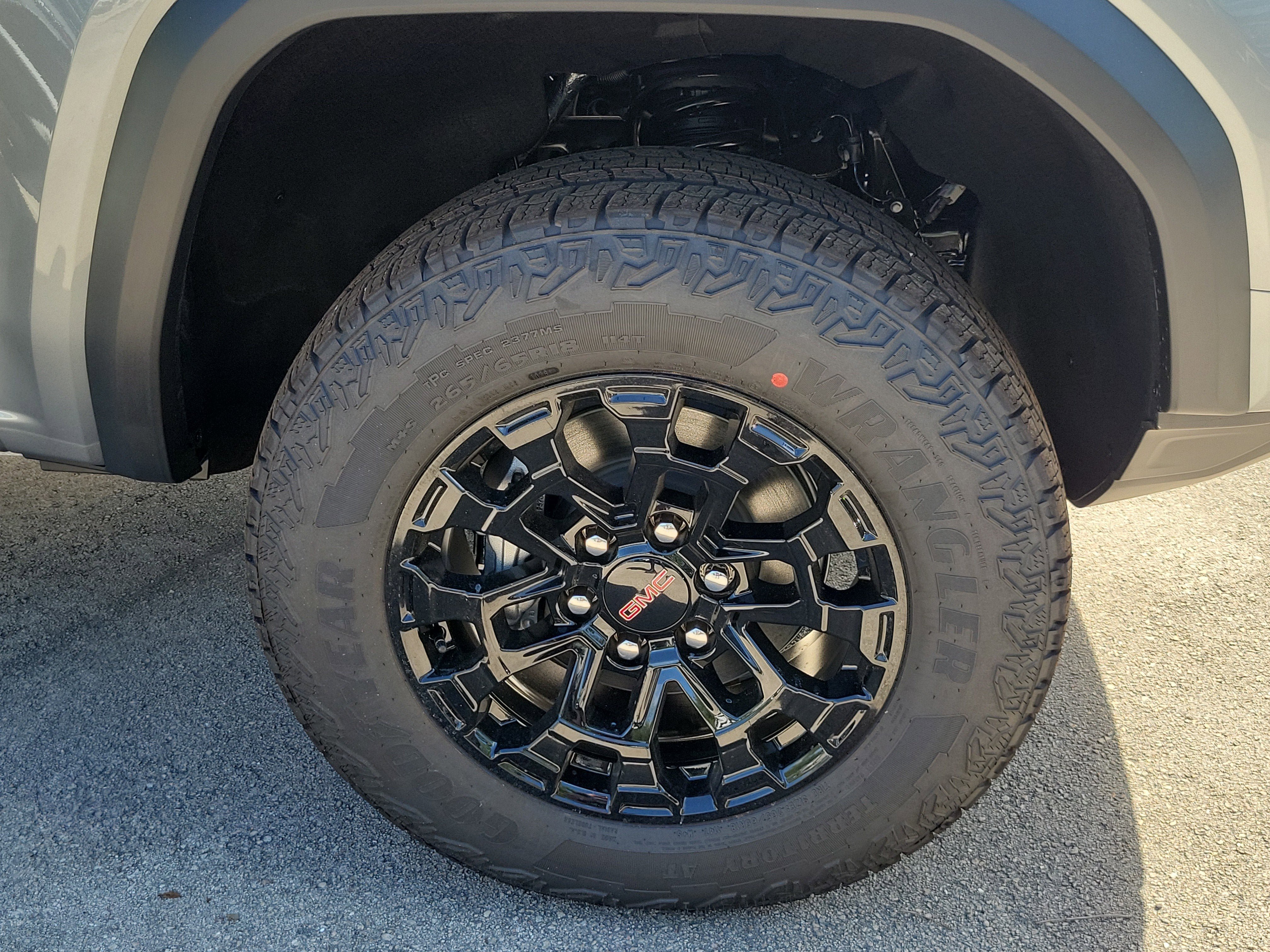 New 2026 GMC Canyon Elevation w/ Convenience Package RWD image 4