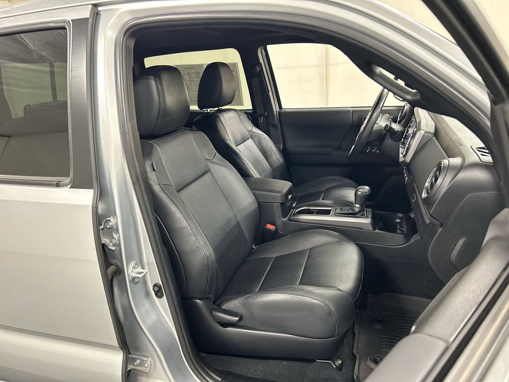 Used 2023 Toyota Tacoma TRD Off-Road w/ TRD Premium Off Road Package AWD/4WD image 24
