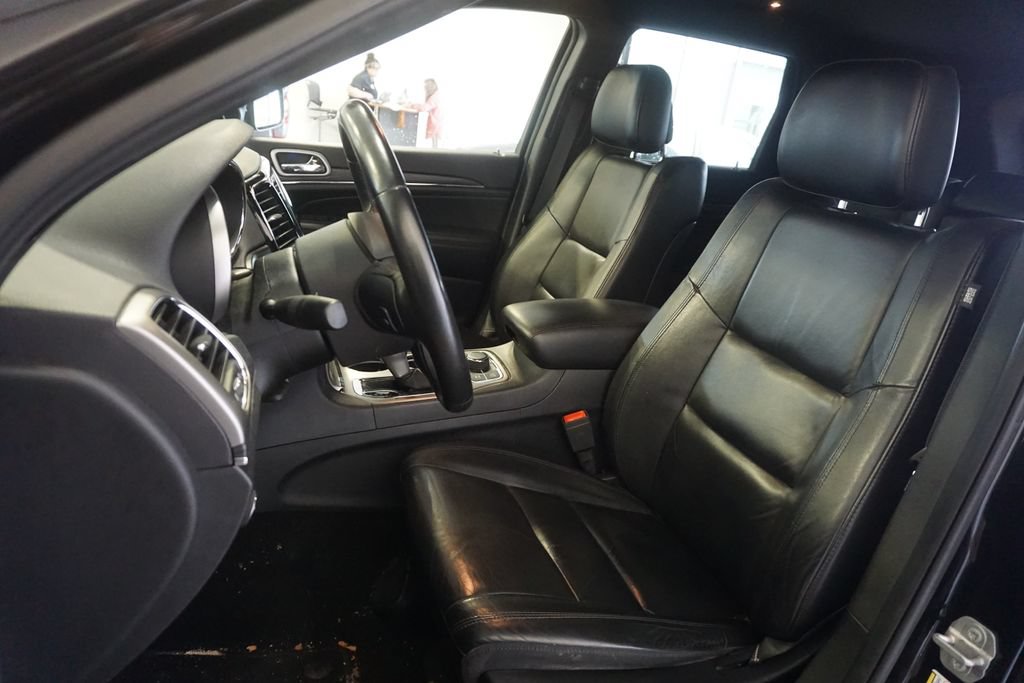 Used 2019 Jeep Grand Cherokee Limited AWD/4WD image 11