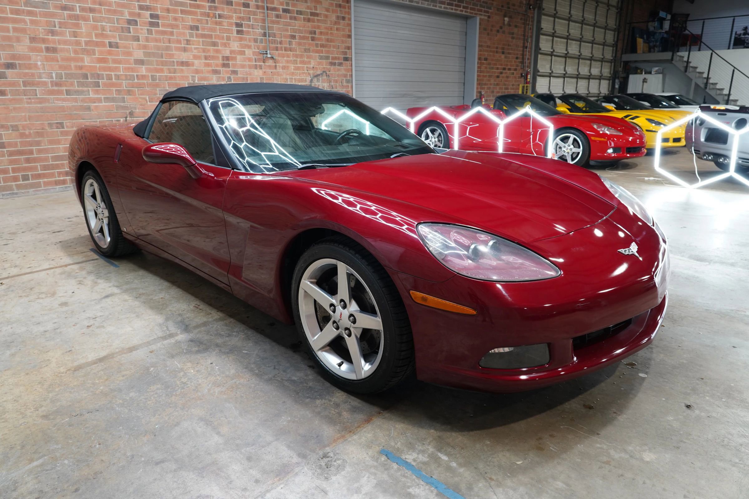 Used 2006 Chevrolet Corvette Coupe w/ Preferred Equipment Group RWD image 3