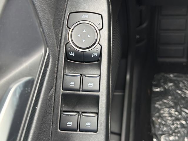 Used 2025 Ford Escape ST-Line Elite w/ Class II Trailer Tow Package AWD/4WD image 27
