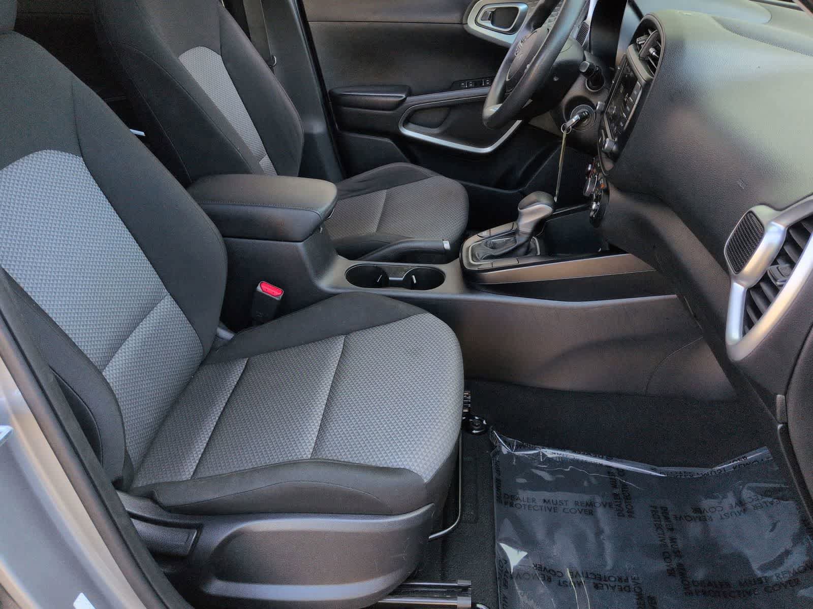 Used 2023 Kia Soul LX w/ LX Technology Package FWD image 20