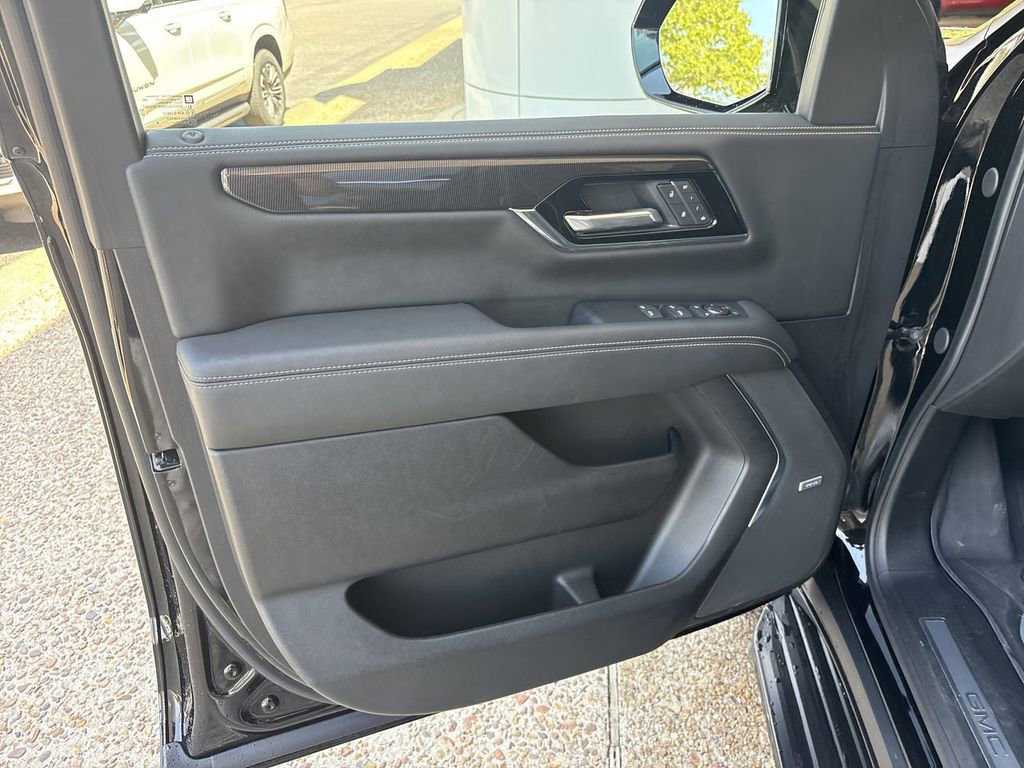 Certified 2025 GMC Yukon Elevation image 22