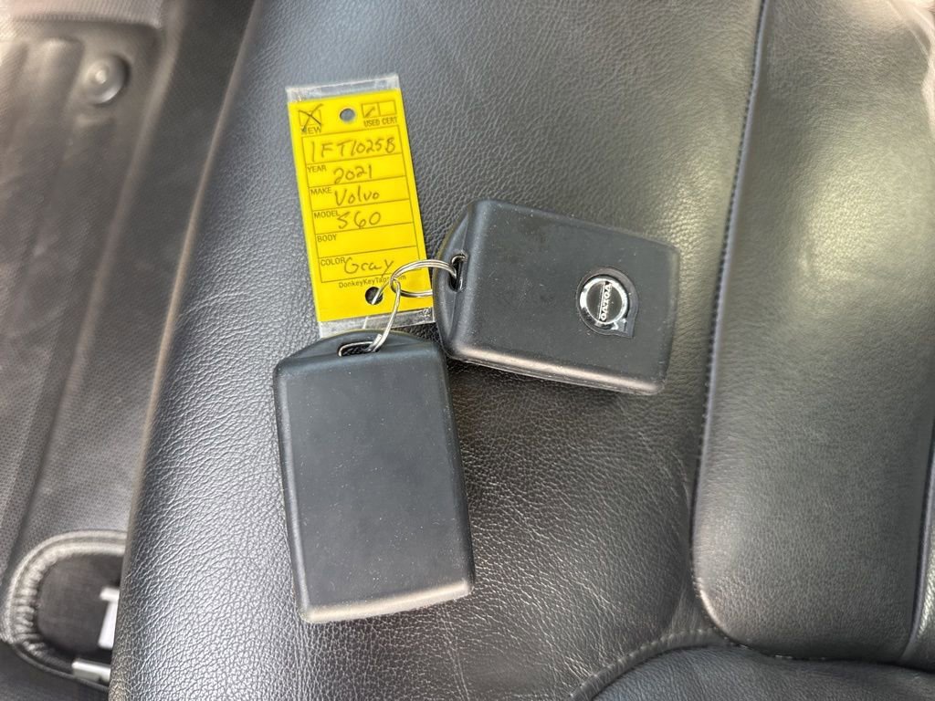 Used 2021 Volvo S60 T5 Momentum image 34