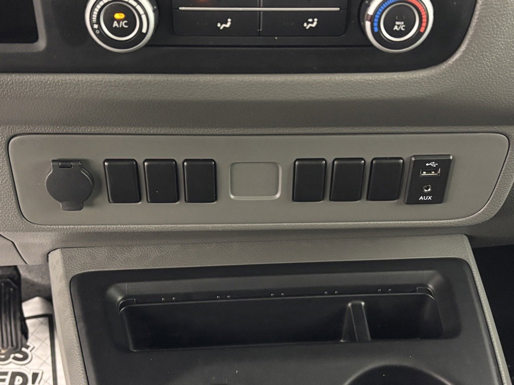 Used 2018 Nissan NV 3500 S image 23