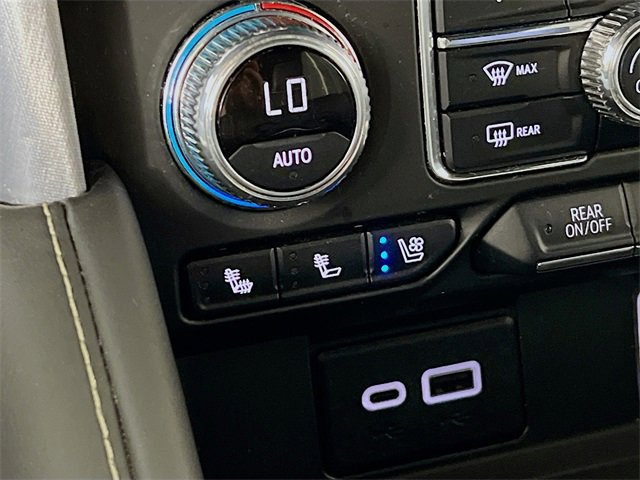 Used 2024 GMC Yukon XL SLT image 21