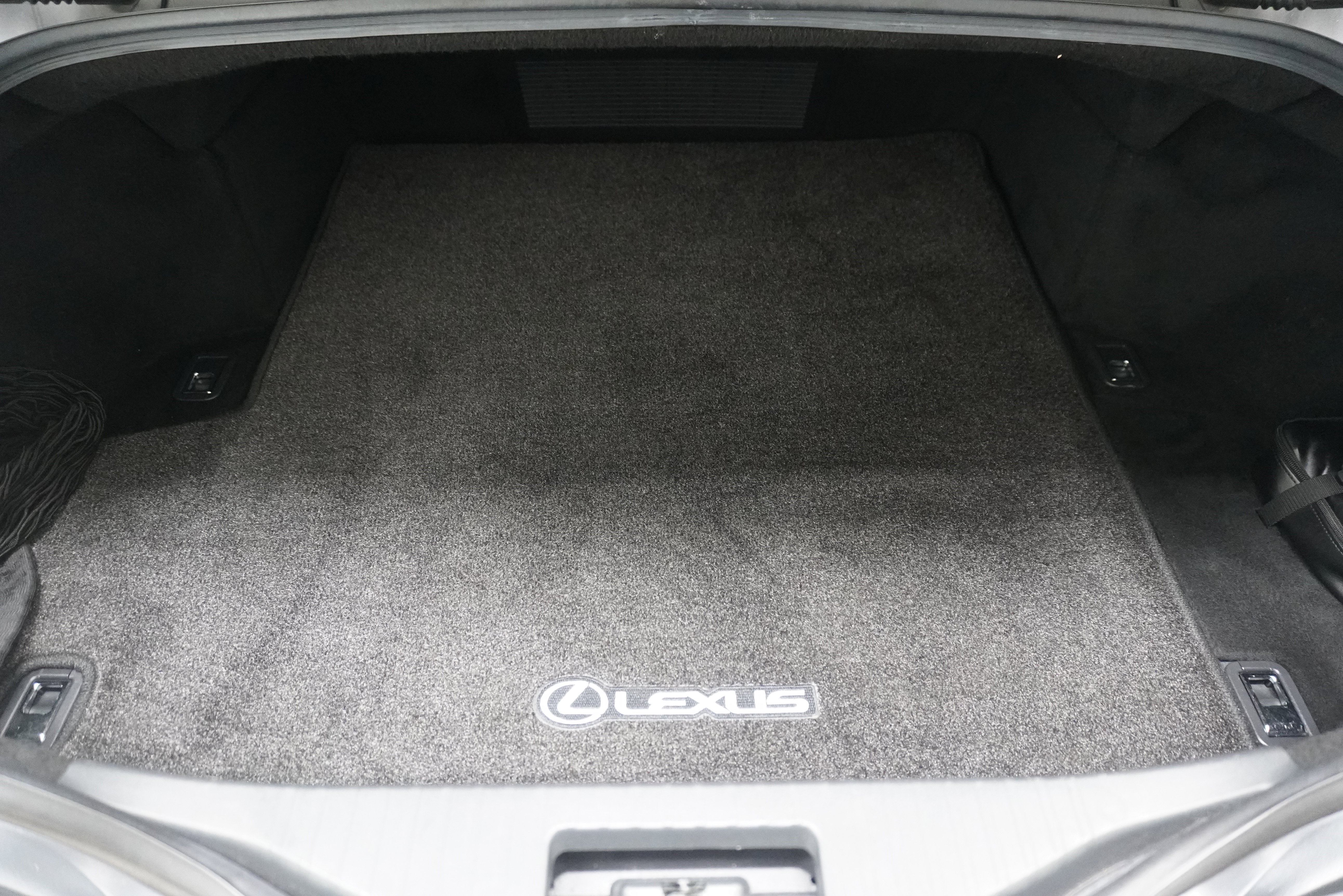 Used 2018 Lexus LC 500 Coupe w/ Performance Package RWD image 33
