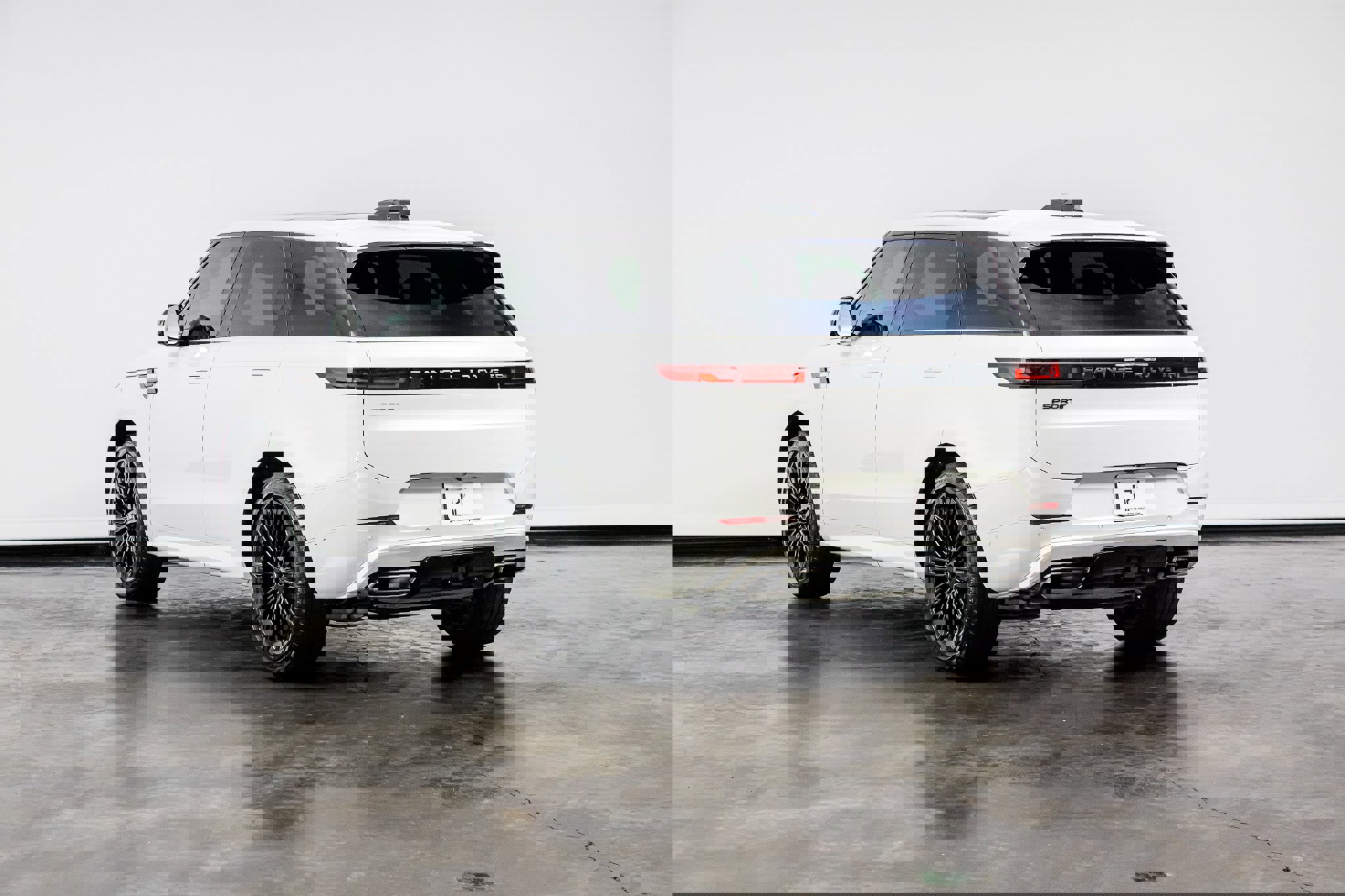 Used 2024 Land Rover Range Rover Sport Dynamic SE AWD/4WD image 15