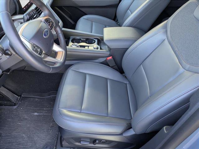 New 2026 Ford Explorer Active w/ Active Comfort Package AWD/4WD image 4