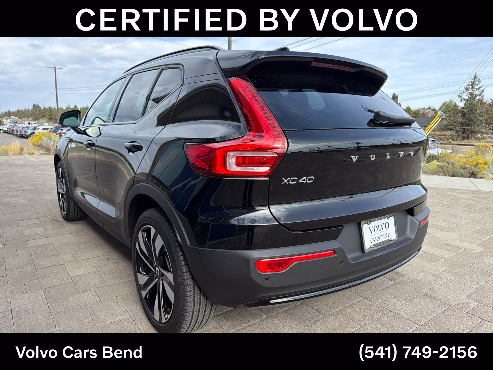 Used 2025 Volvo XC40 B5 Ultra AWD/4WD image 5