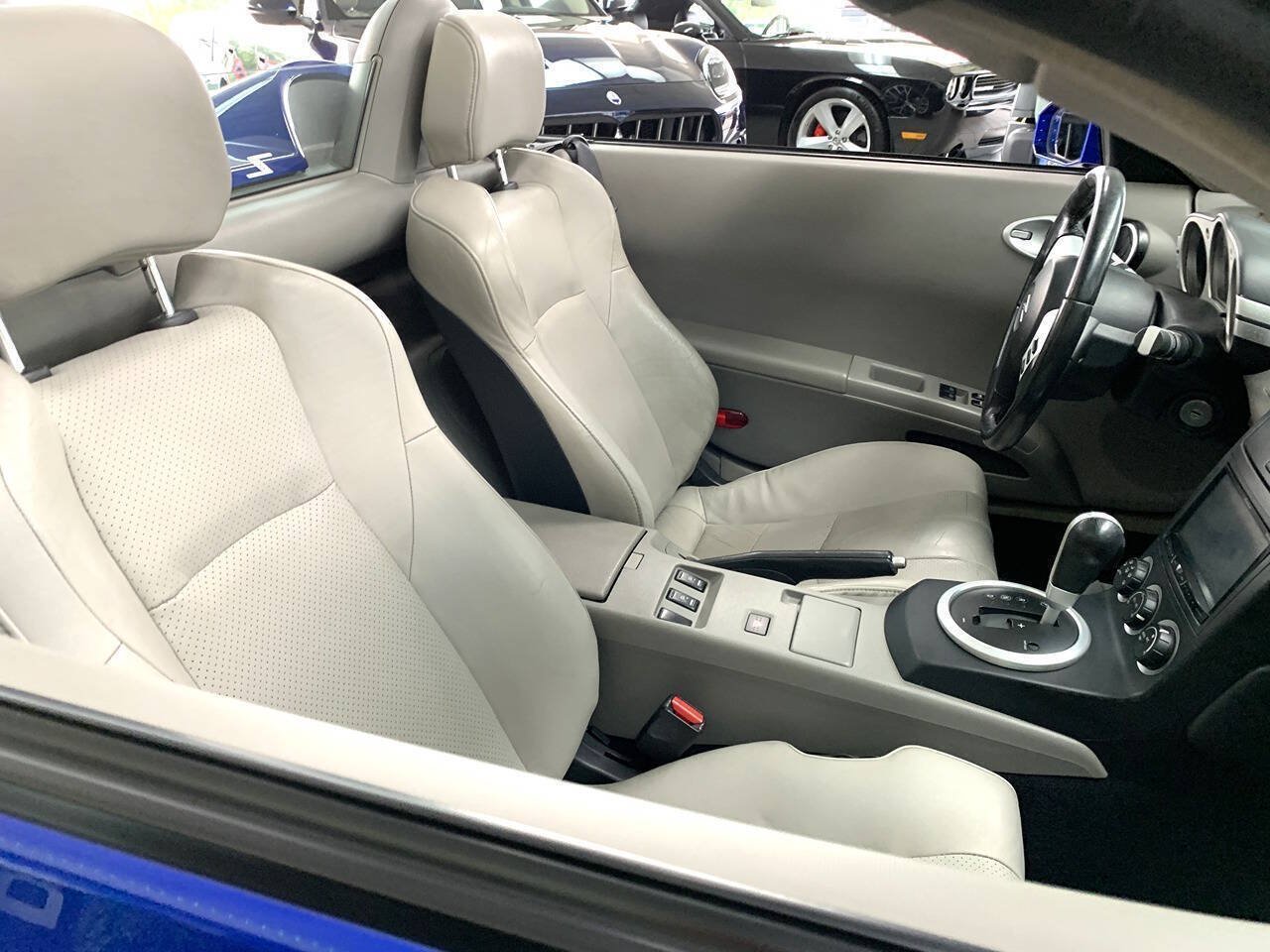 Used 2004 Nissan 350Z Touring RWD image 11