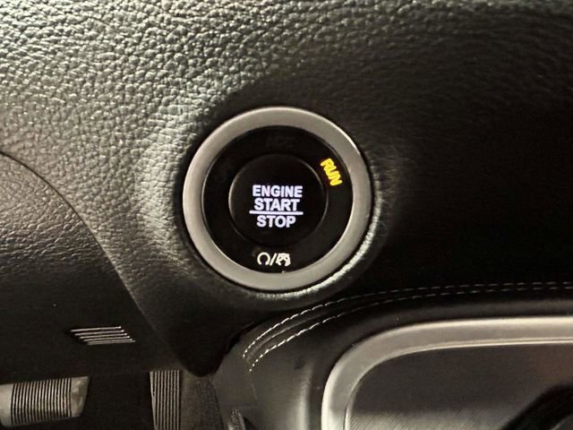 Used 2021 Dodge Challenger SXT image 18