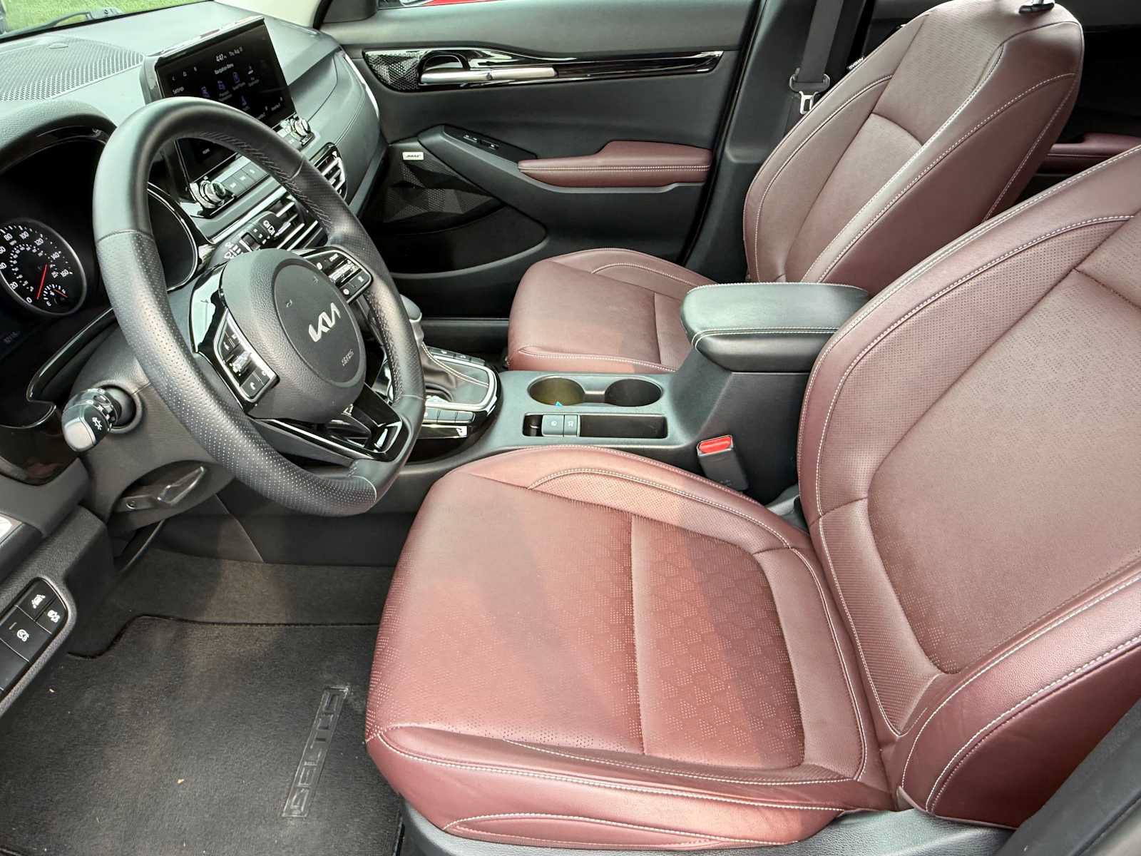 Used 2023 Kia Seltos SX w/ SX Sunroof Package AWD/4WD image 14