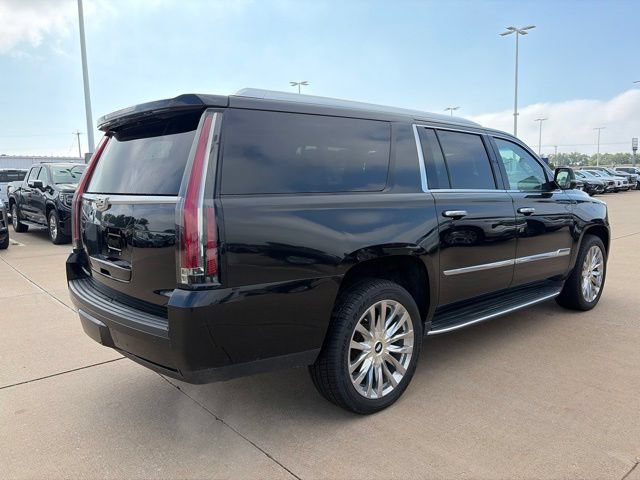 Used 2016 Cadillac Escalade ESV Premium AWD/4WD image 3