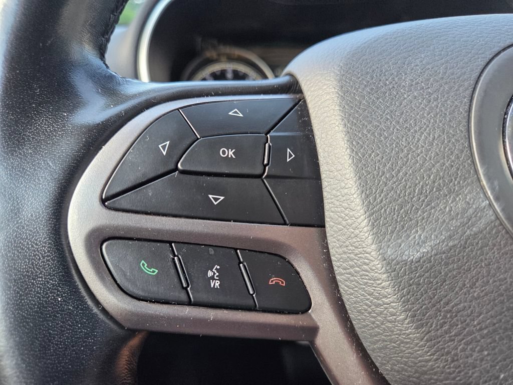 Used 2021 Jeep Cherokee Latitude Plus FWD image 13