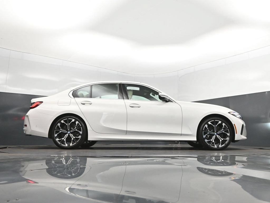 Used 2026 BMW 330i Sedan w/ Convenience Package RWD image 43
