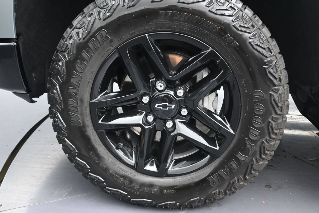 Used 2024 Chevrolet Silverado 1500 LT Trail Boss w/ Convenience Package II AWD/4WD image 11