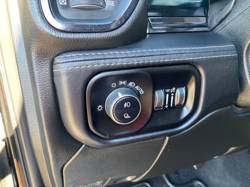 Used 2025 RAM 3500 Limited image 40