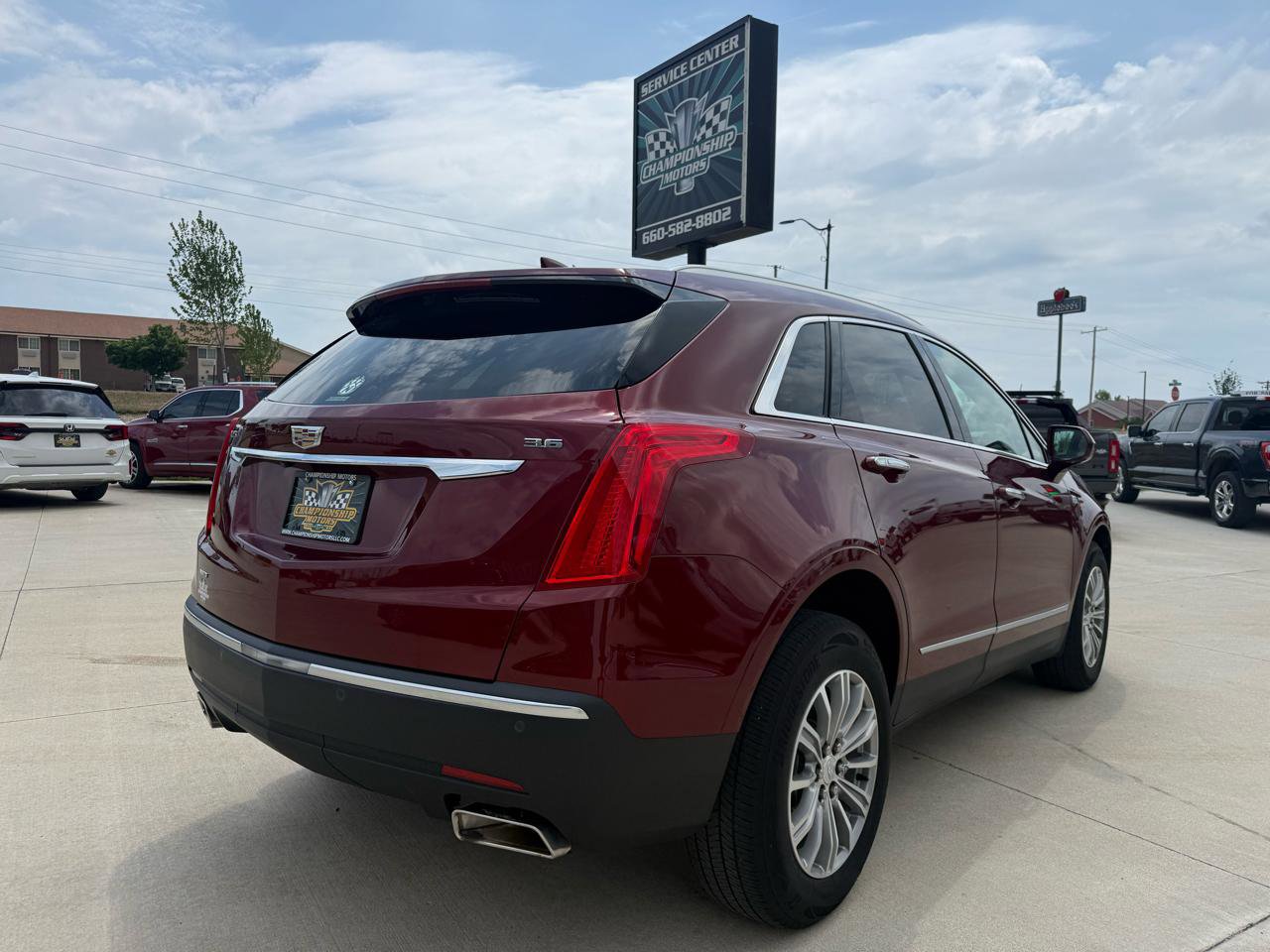 Used 2017 Cadillac XT5 Luxury w/ Driver Awareness Package AWD/4WD image 5