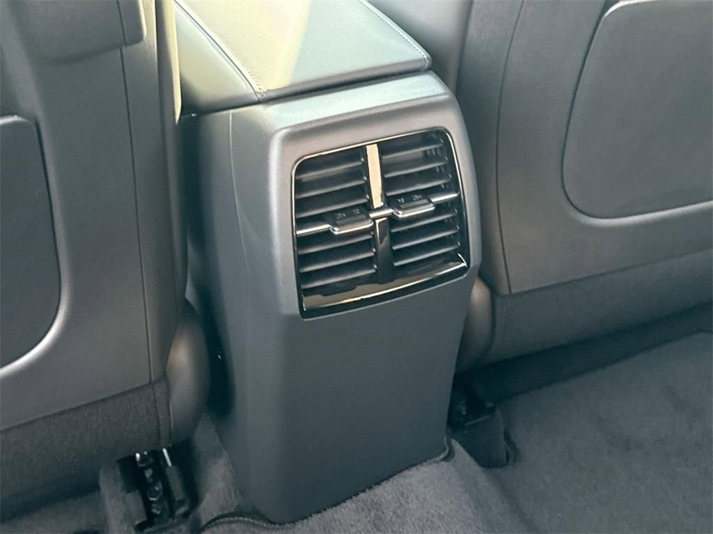 Certified 2025 Kia Niro EX image 33