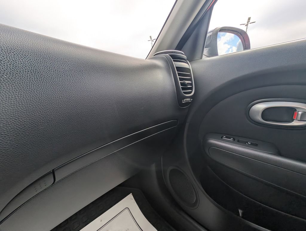 Used 2016 Kia Soul + w/ Designer's Package image 28