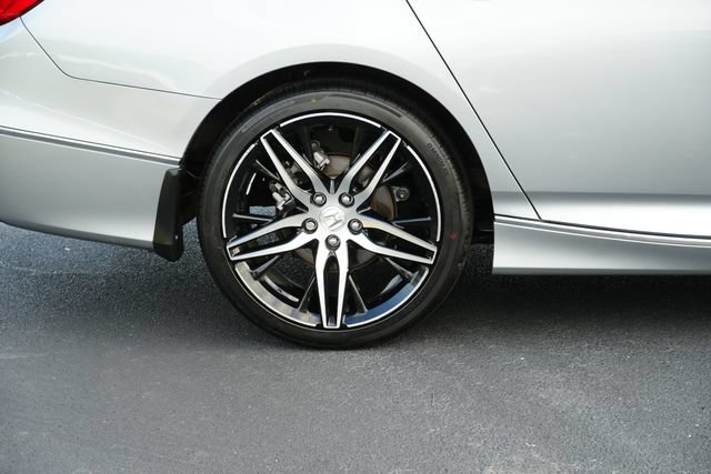 Used 2021 Honda Accord Touring image 10