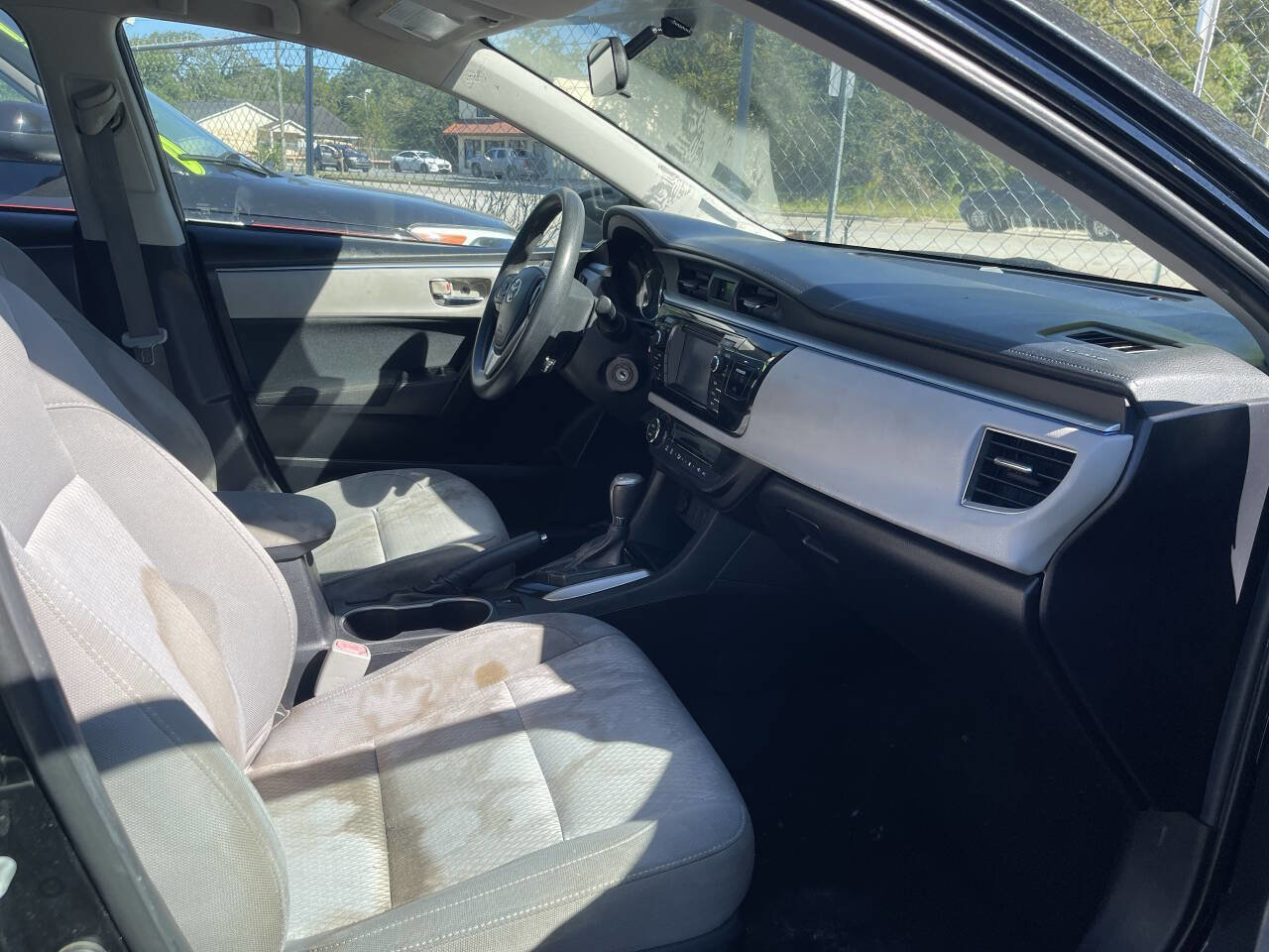 Used 2015 Toyota Corolla LE image 9