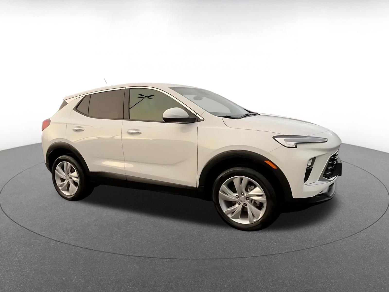 Used 2025 Buick Encore GX Preferred image 2