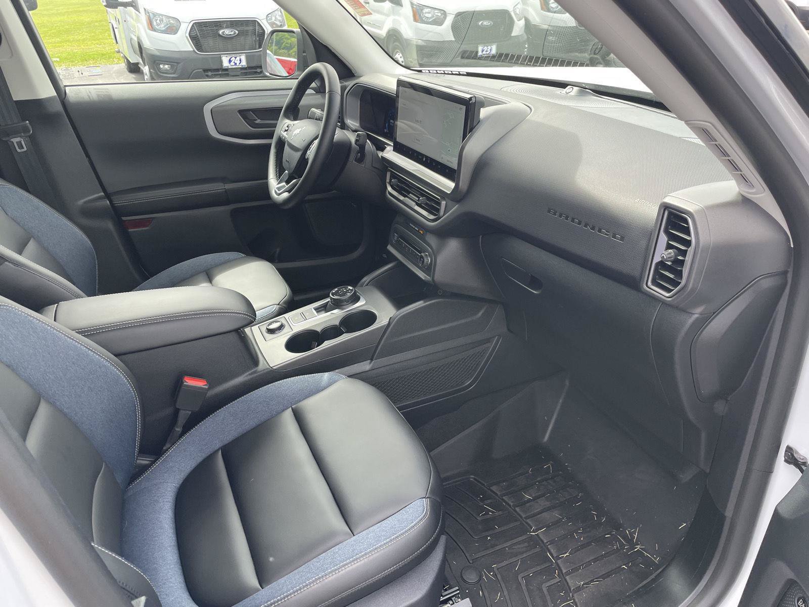 Used 2025 Ford Bronco Sport Outer Banks w/ Outer Banks Tech Package+ AWD/4WD image 27