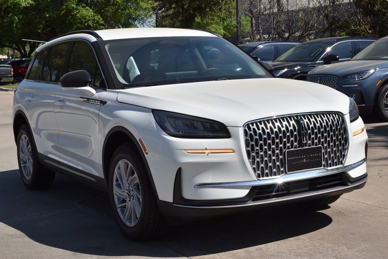 New 2026 Lincoln Corsair Premiere FWD image 3