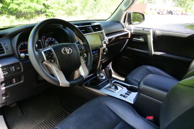 Used 2021 Toyota 4Runner Limited AWD/4WD image 2