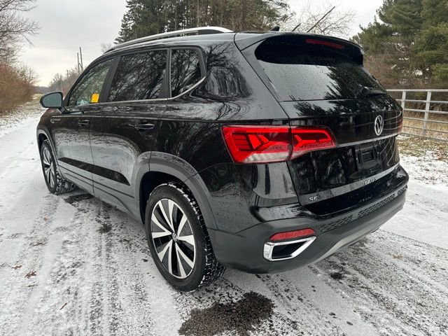 Used 2022 Volkswagen Taos SE image 3