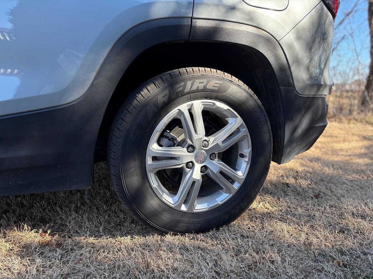 Used 2024 GMC Terrain SLE image 9